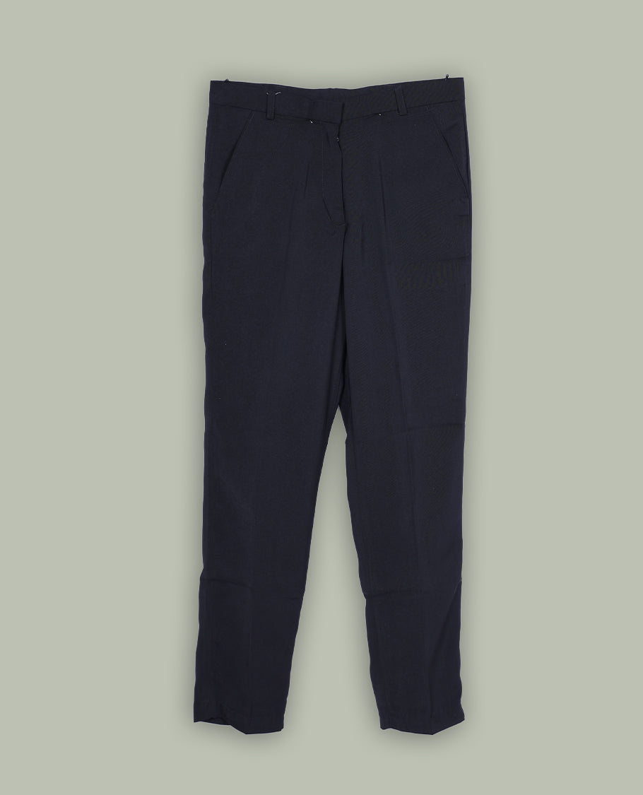 Black colour pant featuring a clean waistband, pocket detailing and a straight fit.