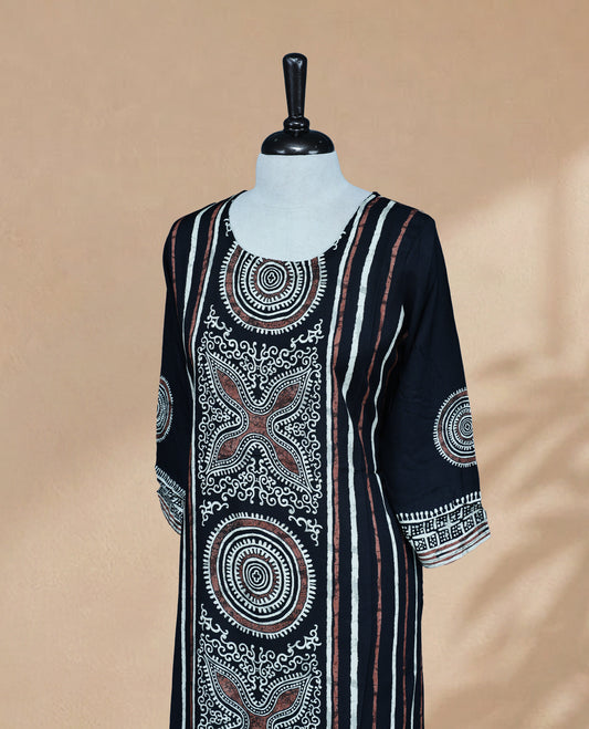 Black Colour Kurti featuring bold Cream & Brown Digital Prints On body , a round neckline, and 3/4 sleeve Design