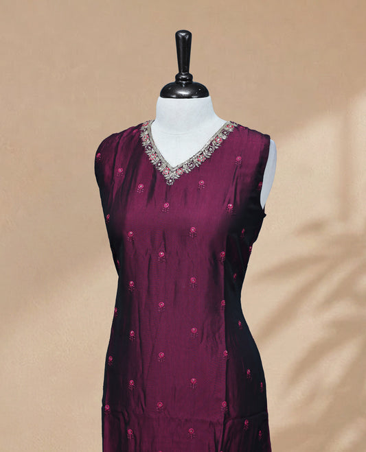 Purple  Colour Kurti featuring  Bead Work across the body, a U-shaped neckline adorned with bead and Stone work and a 3/4 Sleeves Design