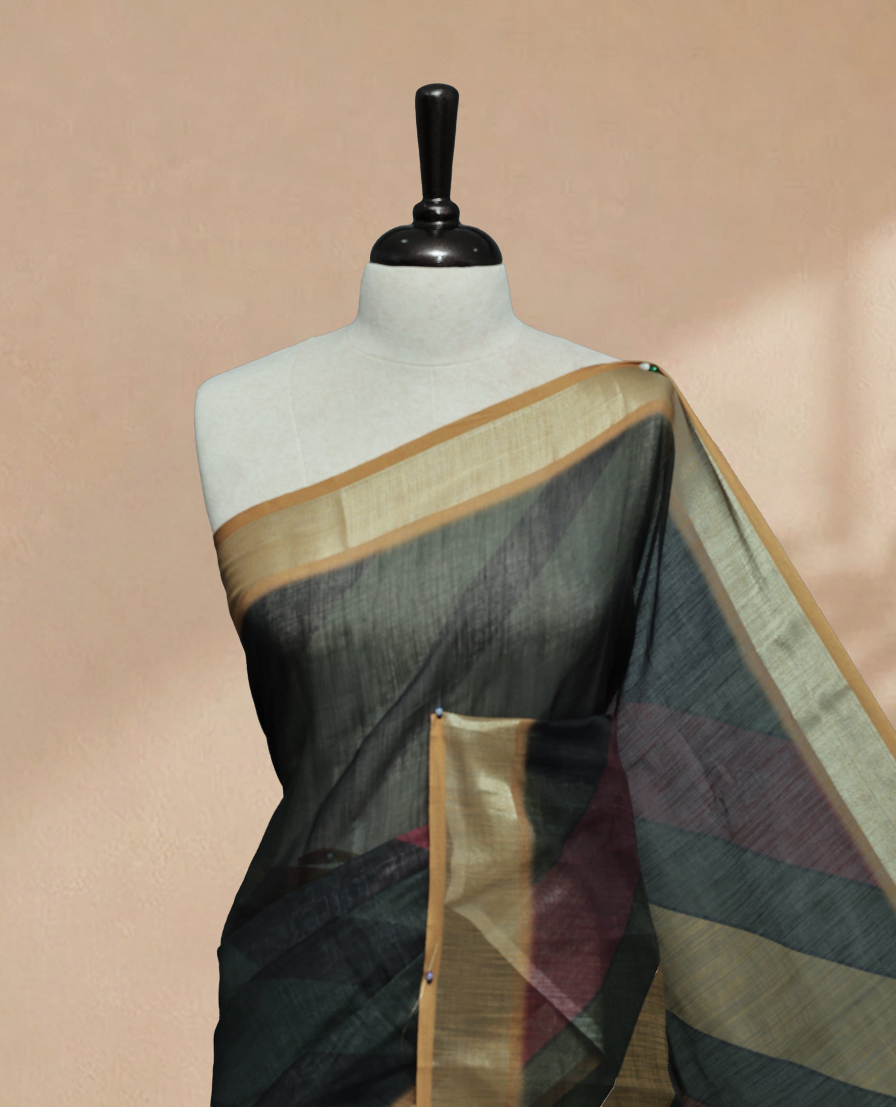 Green Colour Semi Linen saree featuring digital printed body, Complemented by Borderless finish, comes with matching blouse piece.