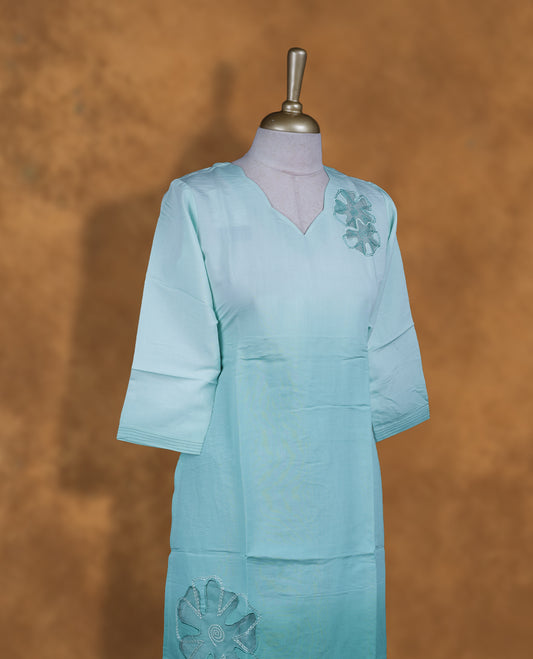 Sky blue colour coord set with styled with a V with sweetheart neckline & sleeve,floral pattern on body, knee length design, with matching bottom .