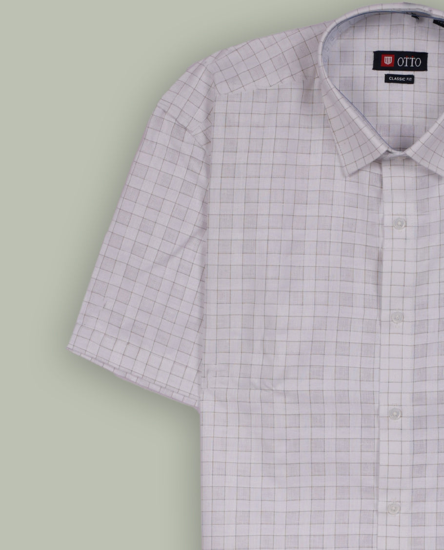 Off white colour checked shirt featuring a classic spread collar and half sleeves & Crafted from soft, breathable fabric for all day comfort.