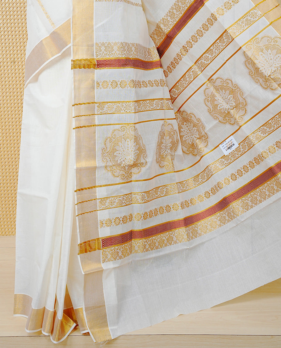 Cream Colour Cotton Kerala Saree Featuring an Elegant Plain Body, a Classy Gold Zari Border, and a Traditional Gold Zari Pallu with Maroon Accents, Paired with a Matching Blouse Piece.