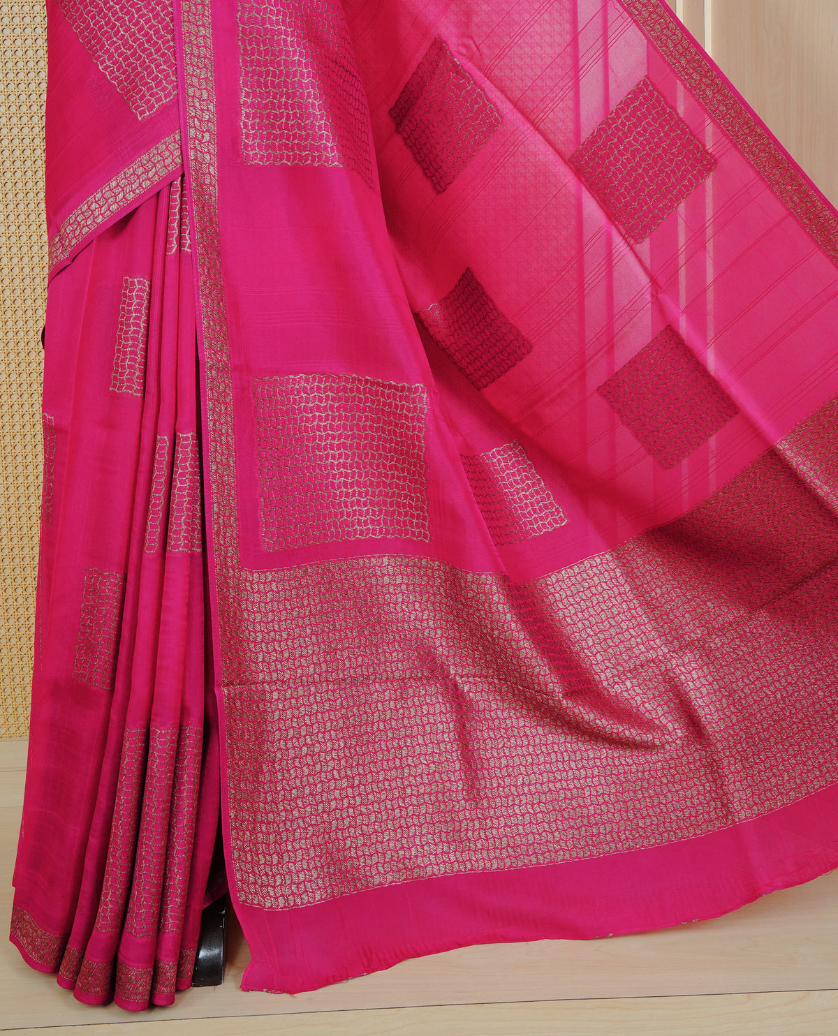 Pink colour semi banaras tussar georgette saree