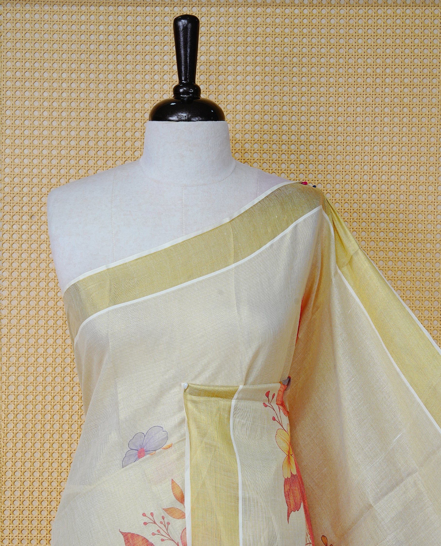 Cream Colour Tissue Kerala  Saree Featuring A Digital Floral Printed Body &  Pallu, , Beautifully Enhanced With A Classic Gold Zari Border And Cream & Brown  Tassels ,Paired With A Matching Blouse Piece.