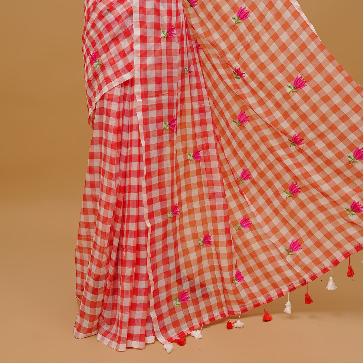 Red and White colour mul cotton saree