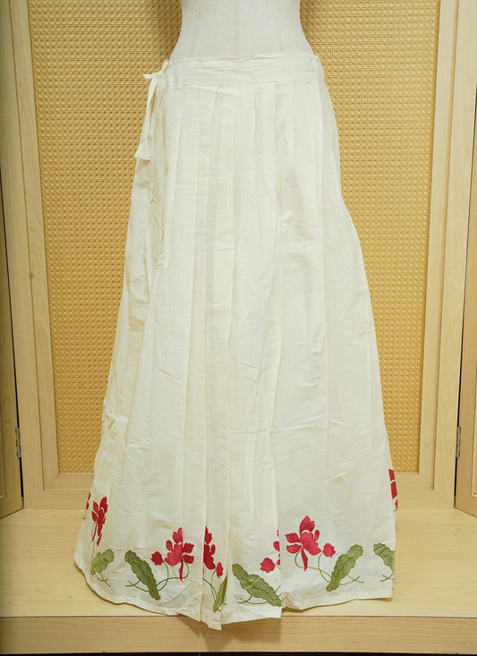 Cream colour cotton Stitched Skirt With Red colour floral & Leaf kodi thread pattern border.