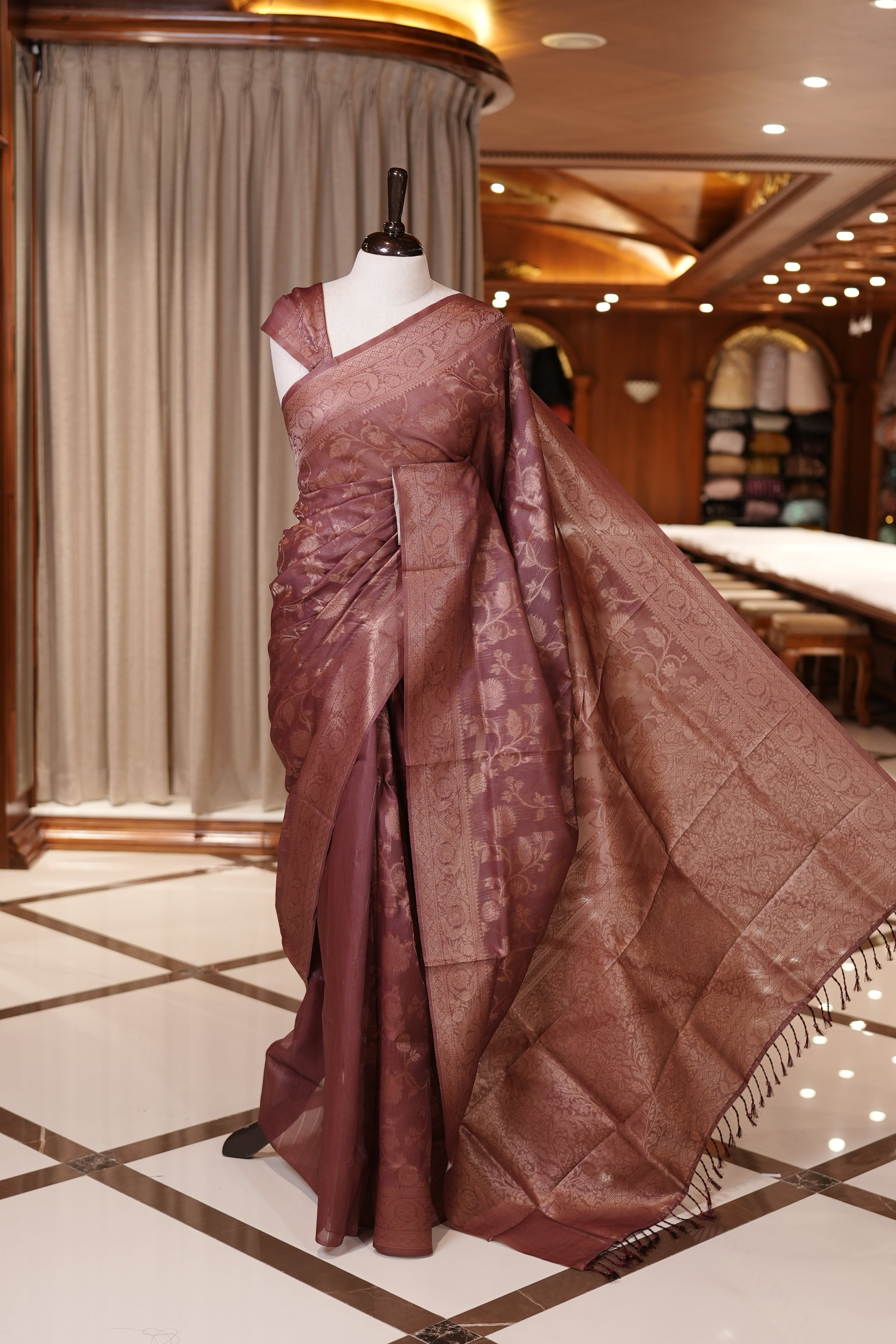 MAROON COLOUR SEMI KATHAN SILK SAREE WITH GOLD ZARI FLORAL KODI DESIGN ON BODY AND SELF COLOUR BORDER AND PALLU, PAIRED WITH MATCHING BLOUSE