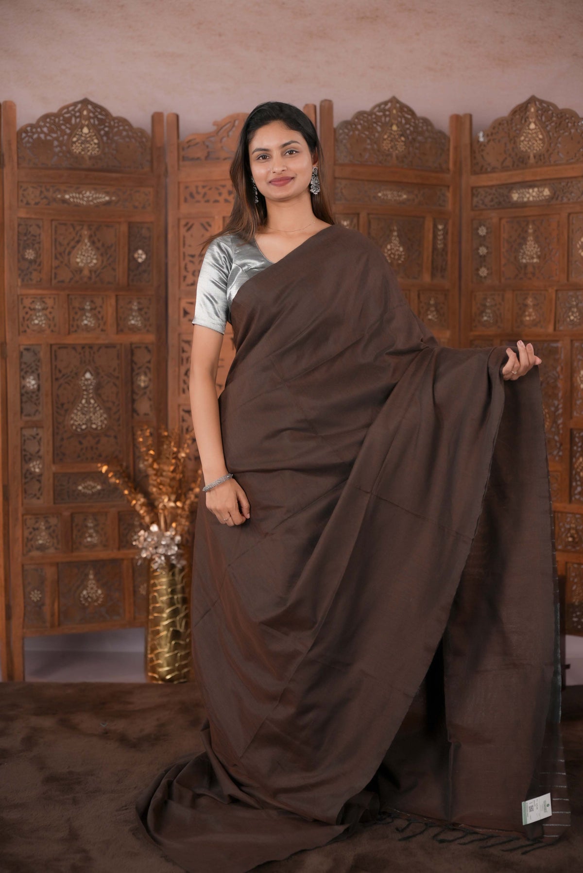 Coffee Brown Colour Soft Cotton Saree featuring a plain body, complemented by a striped pallu with tissue detailing, paired with a matching blouse piece.