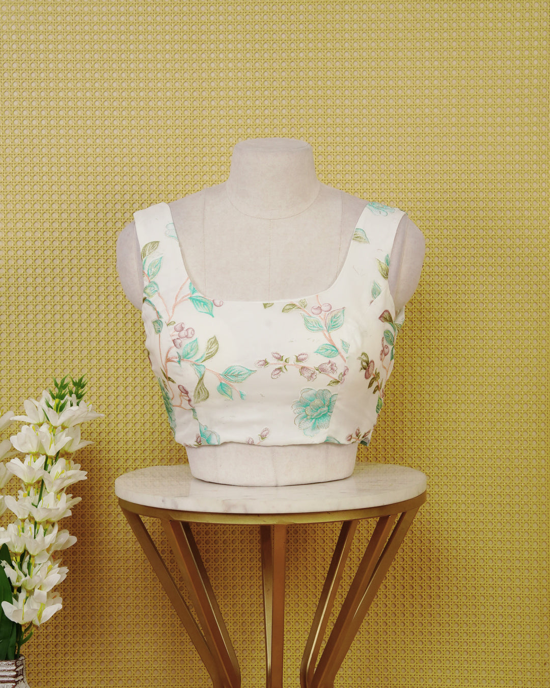 White Floral Print Sleeveless Blouse Featuring A Classic Scoop Neck, Delicate Ice Blue Floral Print, And A Comfortable Tailored Fit.