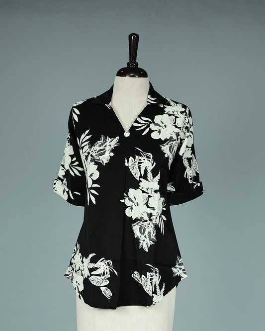 Black colour Top with Kodi Print work on body, collar design, With sleeve.