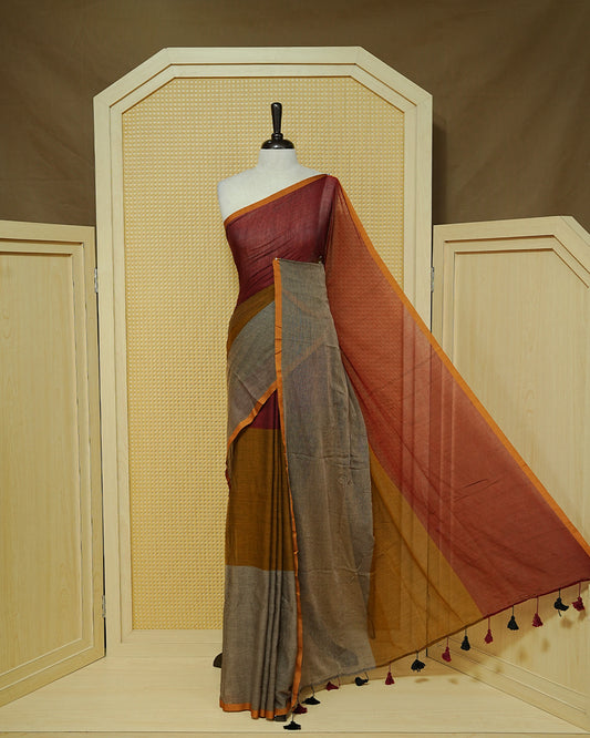 Maroon, Grey & Olive Triple-Shade Mul Cotton Saree, complemented by a contrast-coloured border & tassels.