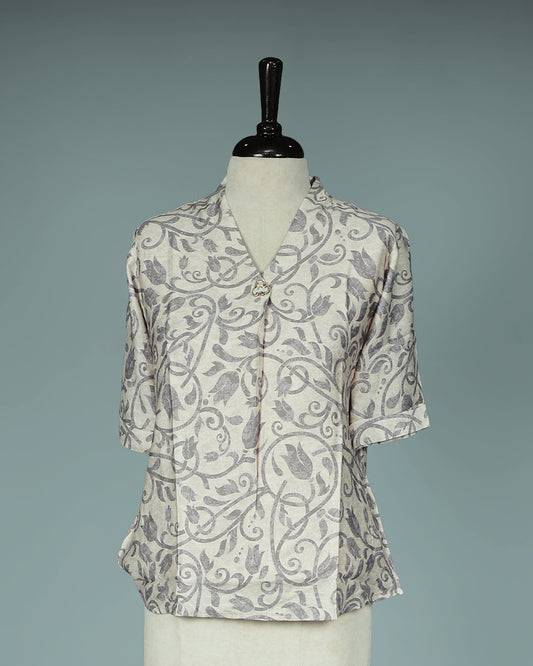 Light Grey colour Top with Kodi Print work on body, collar design, With sleeve.
