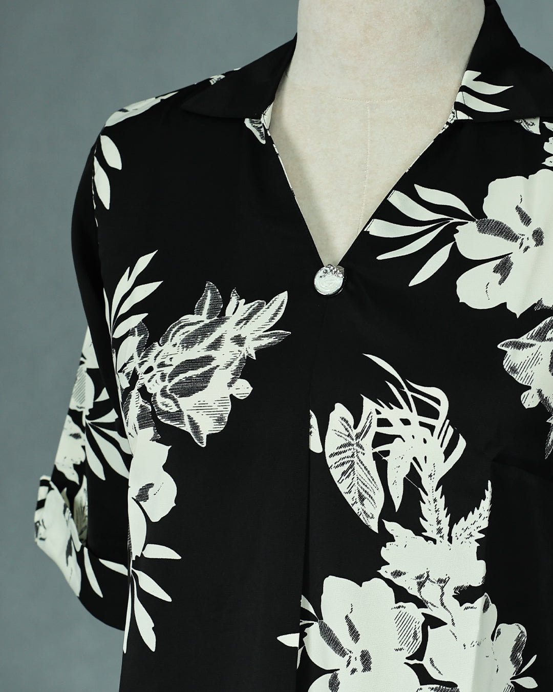 Black colour Top with Kodi Print work on body, collar design, With sleeve.