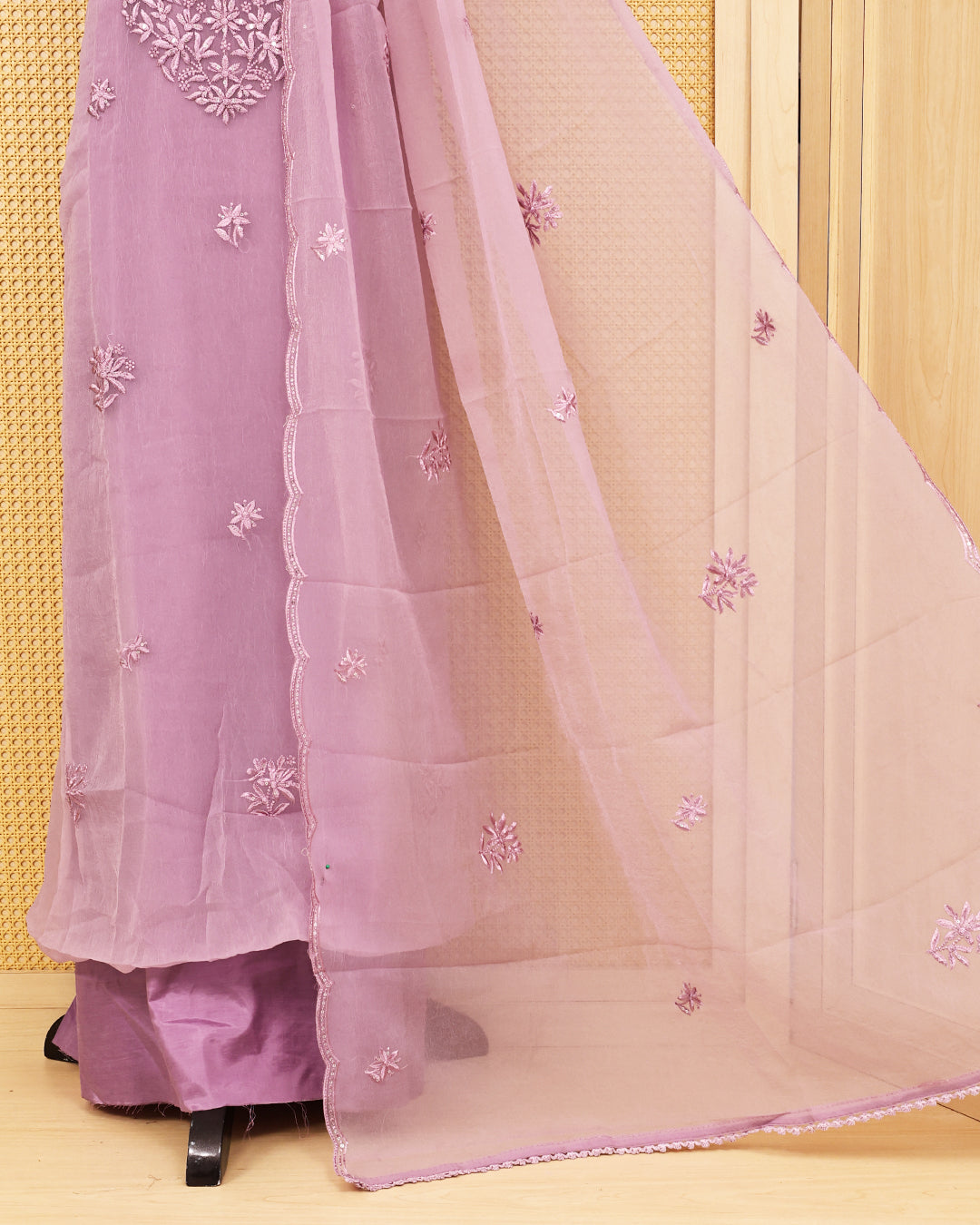 Pastel Purple colour Crush organza salwar material featuring thread work on body, paired with Matching bottom & dupatta.