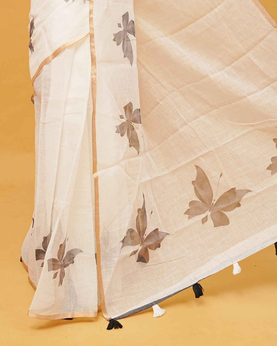 White Colour Semi Linen Saree