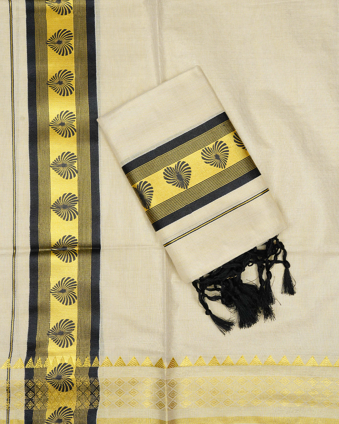 Cream colour Tissue silk set mund Featuring Elegant plain body, Complemented by Black print with zari border.