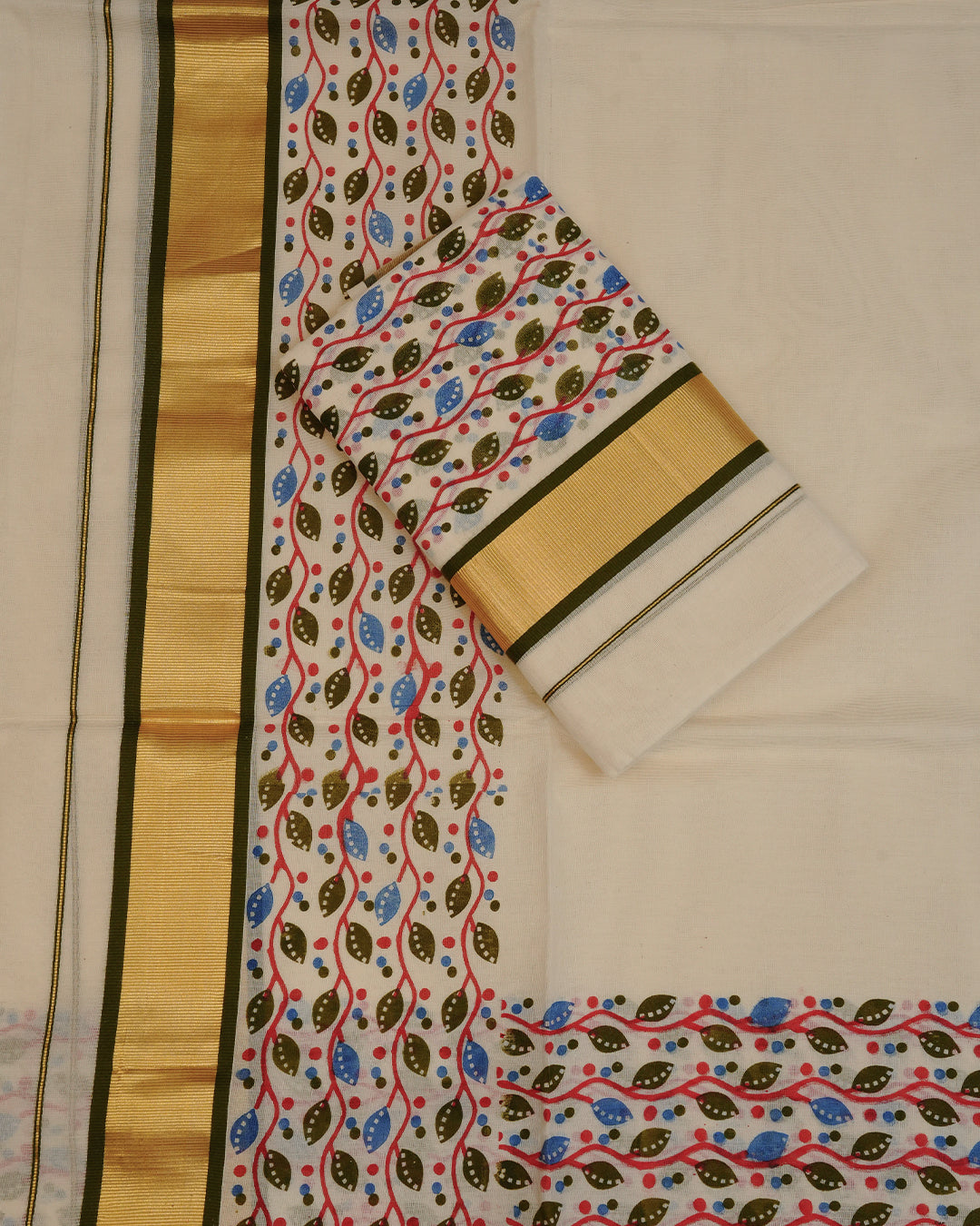 Cream colour Cotton set mundu features a Plain body accented by a Gold with Multicolour Kodi pattern on border.
