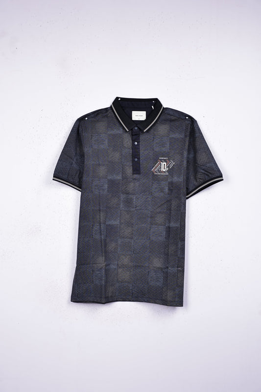 Navy blue colour T shirt featuring collar design neck, Print on body, Half sleeve.