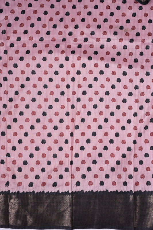 Peach colour dolla silk saree adorned with beautiful kalamkari prints, complemented by a rich golden zari border & The pallu features intricate kalamkari detailing, paired with a matching blouse.