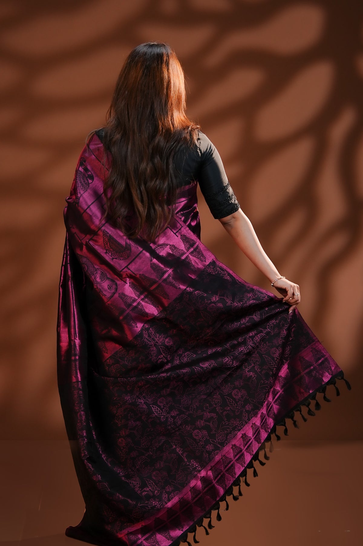 Pink & Black Traditional Kancheepuram Saree featuring metallic zari Elephant, Dove & Peacock motifs in box patterns, with a reversible design offering 2 standing looks and 4 unique pallus, paired with a matching blouse piece.