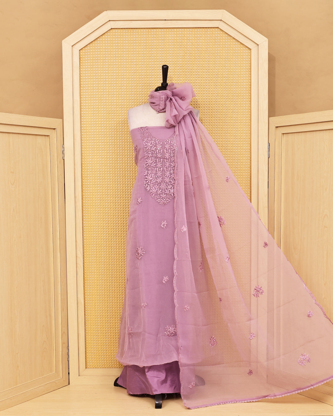 Pastel Purple colour Crush organza salwar material featuring thread work on body, paired with Matching bottom & dupatta.